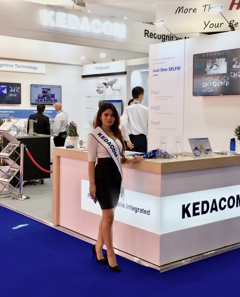 TidyPromotions's tweet photo. Here's to a great final day at @IFSEC. Our staff are ready to go! #security #safety #eventprofs #IFSEC #IFSEC2017 #IFSEC17 #eventstaff https://t.co/MreirXoCpT