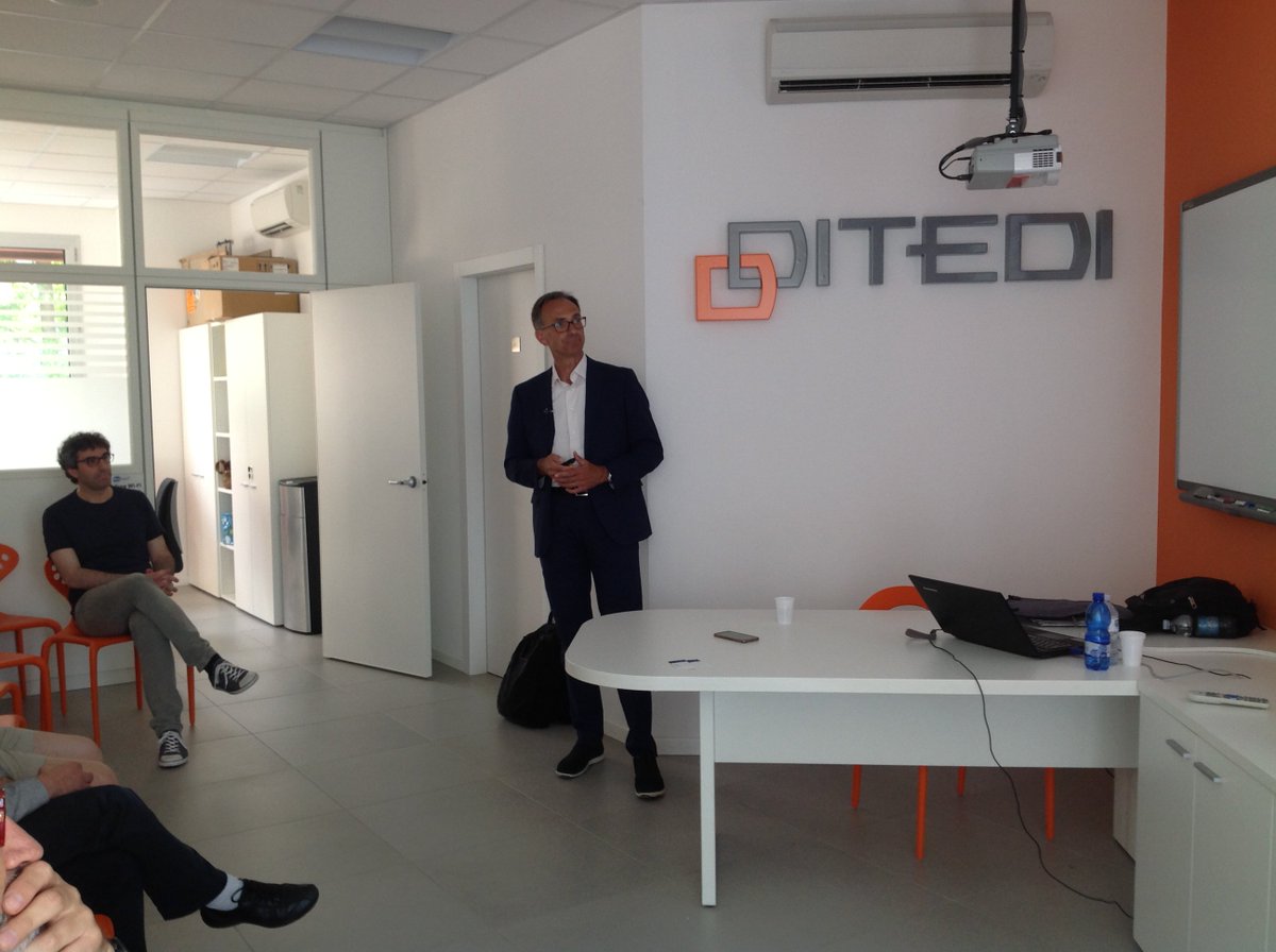 DITEDIcluster's tweet photo. Grande attenzione al seminario di @Nordest_Servizi . Evoluzione #digitale e #ICTManager gli argomenti trattati. #culturadigitale https://t.co/onvGPhLV2i
