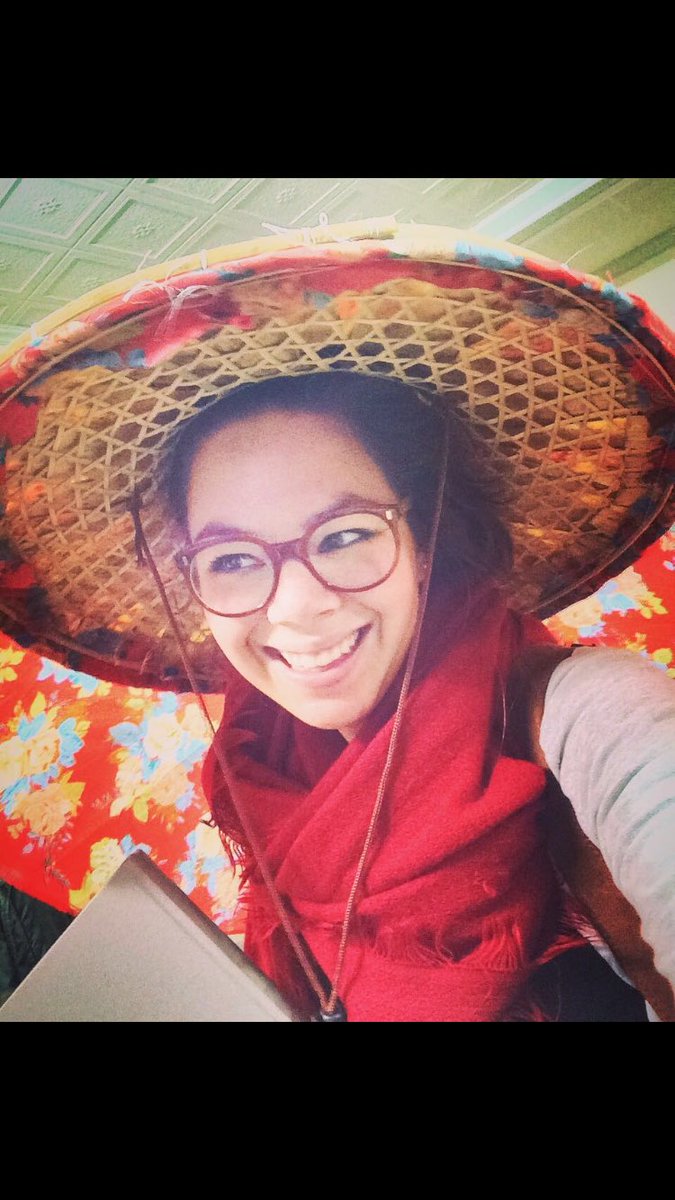 Dagje plukken gaat niet zonder een goede hoed! Dit Taiwanees exemplaar  beschermt goed tegen de zon! #teabuyer #directtrade  #modestatement