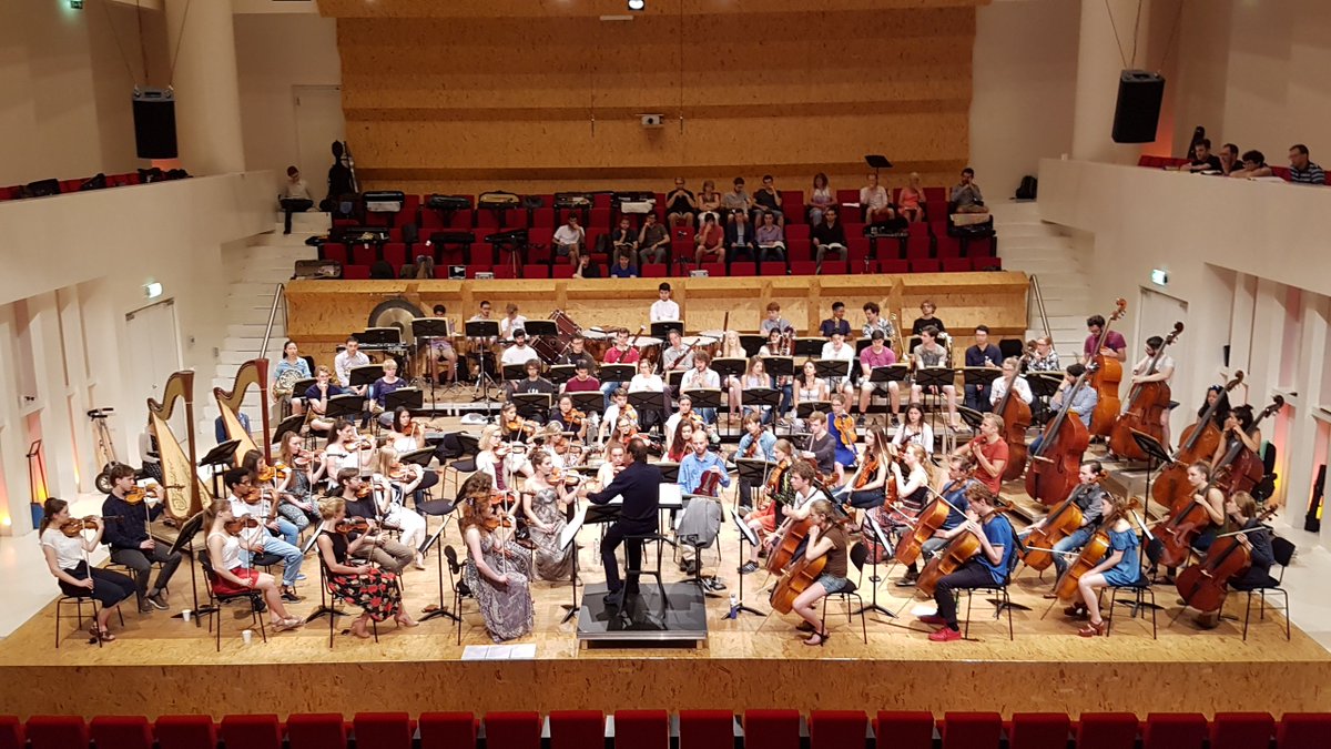 ConsAmsterdam's tweet photo. Openbare orkest repetite met Daniele Gatti, chef-dirigent @RCOamsterdam . La mer, Debussy #Amsterdam #CvAmasterclass https://t.co/kXM18ZCyLG