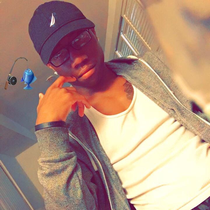 sexplicitmind's tweet photo. #Chill Vibes 🤙🏾#Liveme Ã•Tręÿ_Dâddÿy🌹: https://t.co/i0FCmfsuGm https://t.co/OeJITBfMbJ