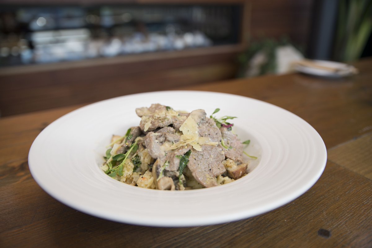 GGroveTavern's tweet photo. Veal Scallopini with creamy mushroom &amp; sage sauce served on truffle oil &amp; onion risotto! 👌🍴

#thegrove #sapubs #safood #dinnergoals https://t.co/LtCwOFRzvm