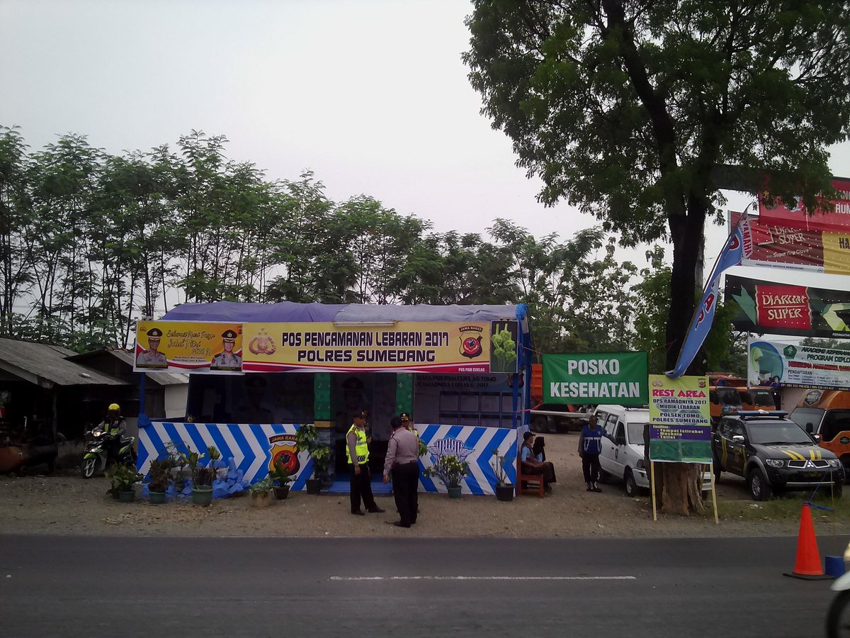 AryaCipro's tweet photo. Posko mudik 2017 bersama @Citra994FM (radio cipro )Arus lalulintas daerah tomo saat ini Masih terlihat lancar https://t.co/jl908sHJLJ