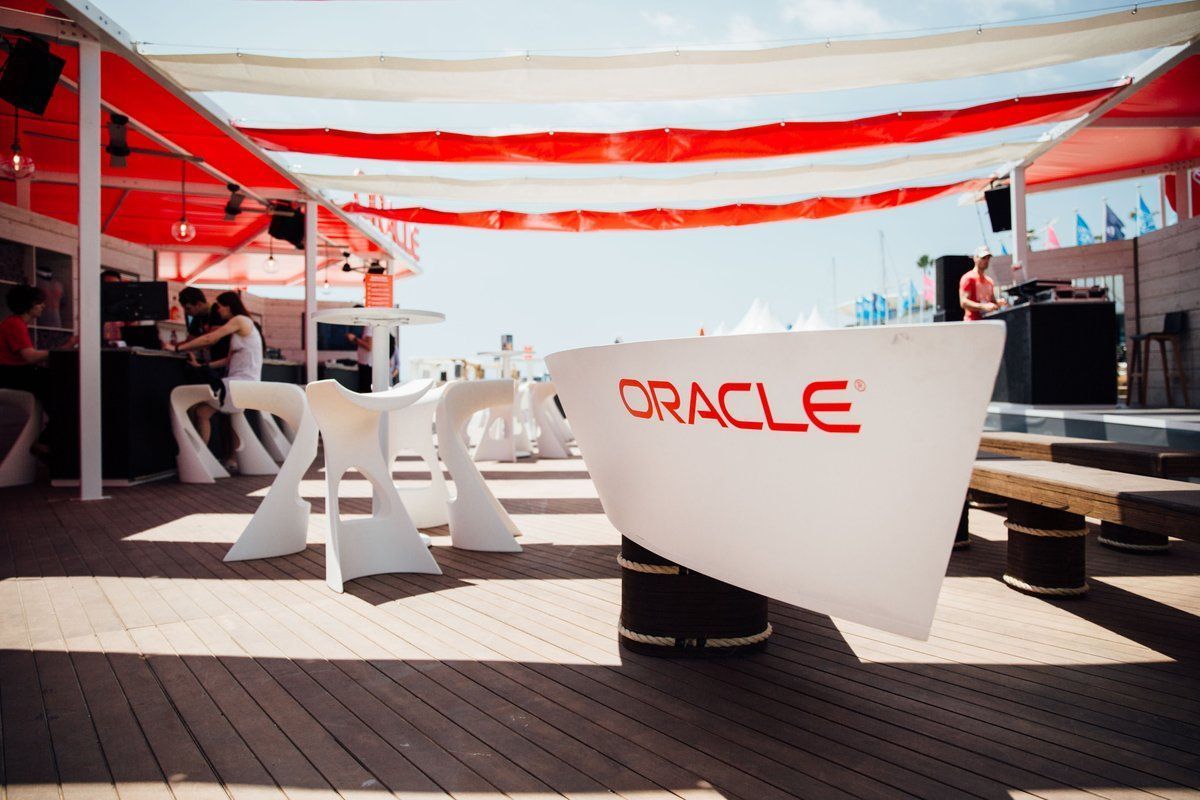 MktgCloud_FR's tweet image. Une autre superbe journée à #Cannes2017. Retrouvez-nous au #CannesOracleDeck pour discuter de #digitalmarketing