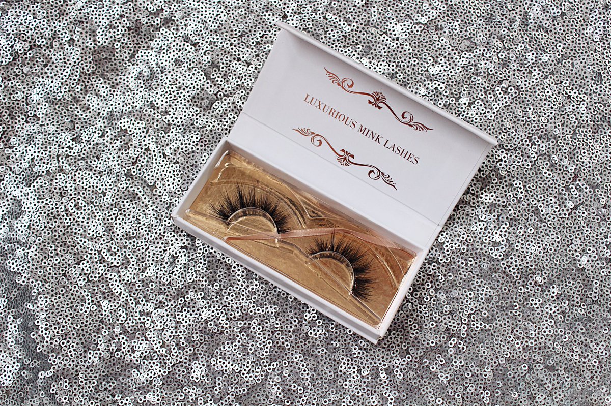 yourgirlpromise's tweet photo. Mink Natural #lashes by @PDLashes_ giving me all Kind of life 😍😍😍#bbloggers #Makeup #BloggingGals #beautyblogger https://t.co/AvBKNk2Vim
