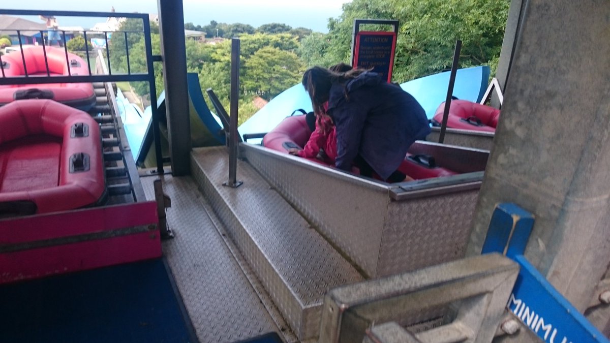 StMarysSchRicky's tweet photo. Starting the day with a bit of a splash at Blackgang Chine. https://t.co/z5MKi8wowP