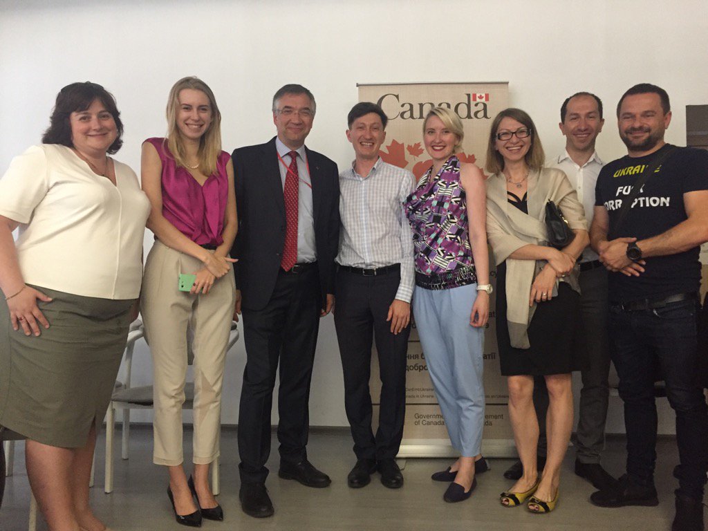 WaschukCanUA's tweet photo. Підтримали команду #ehealth МОЗ, яка запустила систему реєстрації лікарень, згодом лікарів/пацієнтів @EDGEProjectUkr https://t.co/8Ix3JmwG4m