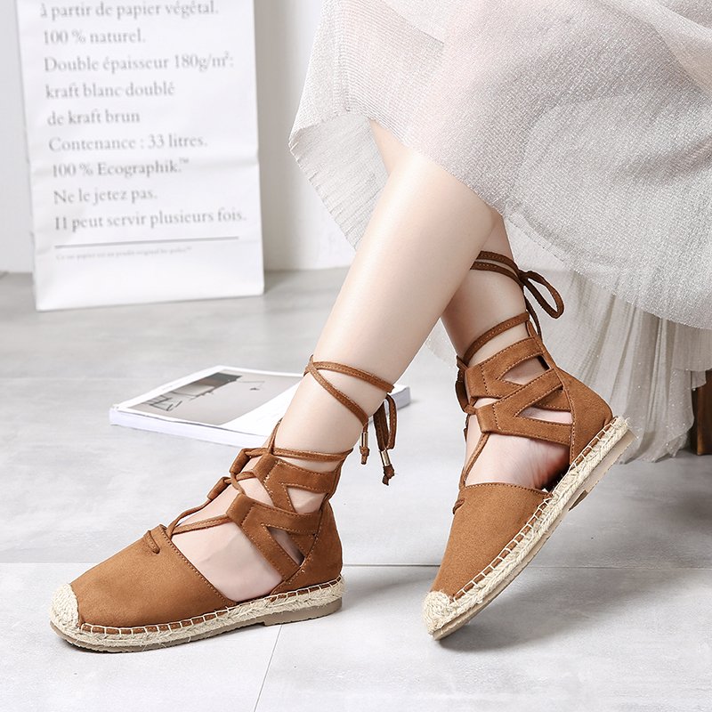 MadridPoem's tweet photo. ⛺ Who wants some new shoes? Here trendy. 🏆 #statementnecklace #fashionstylist #FlipFlops #hair #beautiful #sketch https://t.co/3cZVtCBg8N https://t.co/zhO8yFoBm9