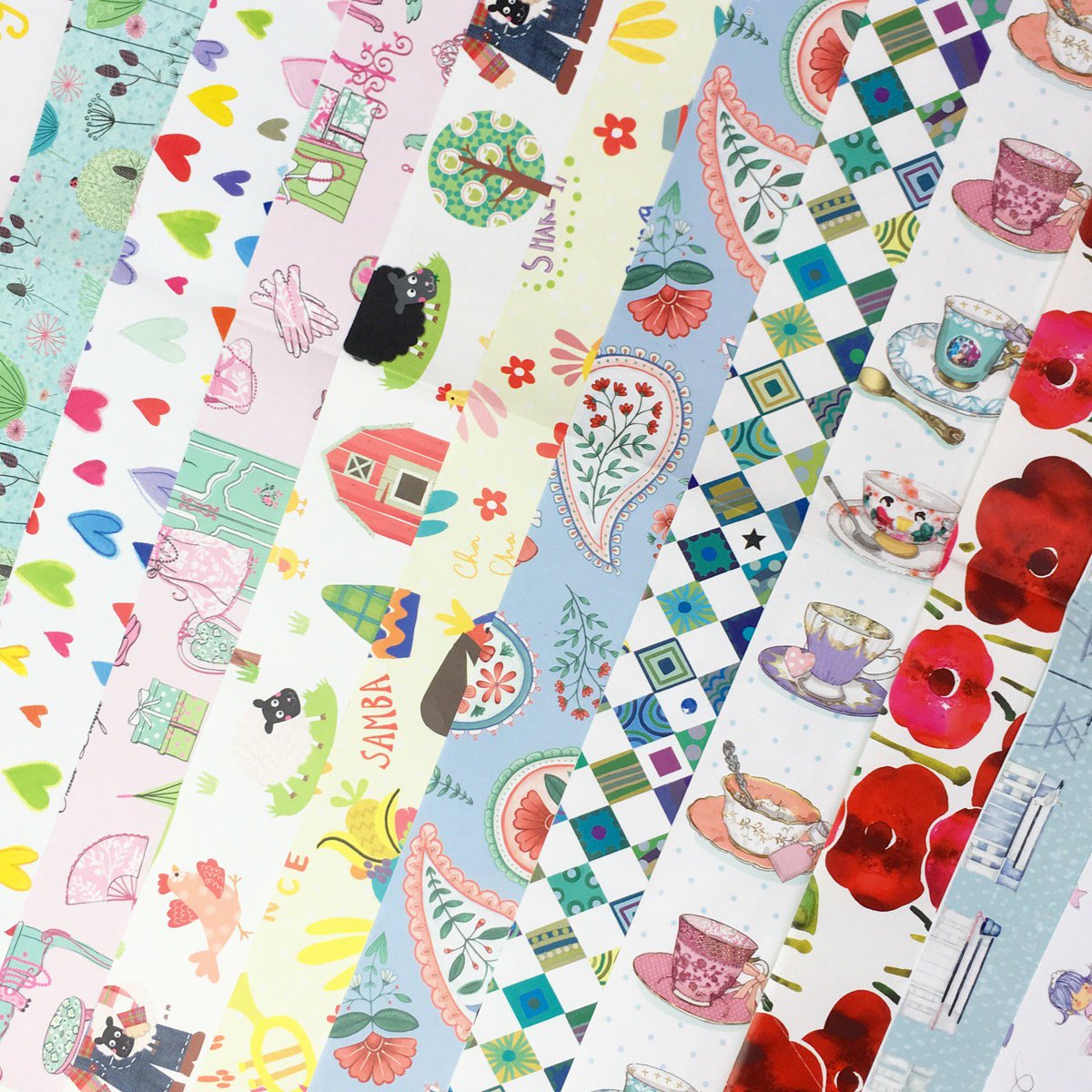 We just love our range of bright and colourful wrapping papers, don’t you? ❤️💛💚💙💜 #GiftWrap #Presents #stationery goo.gl/brW7av