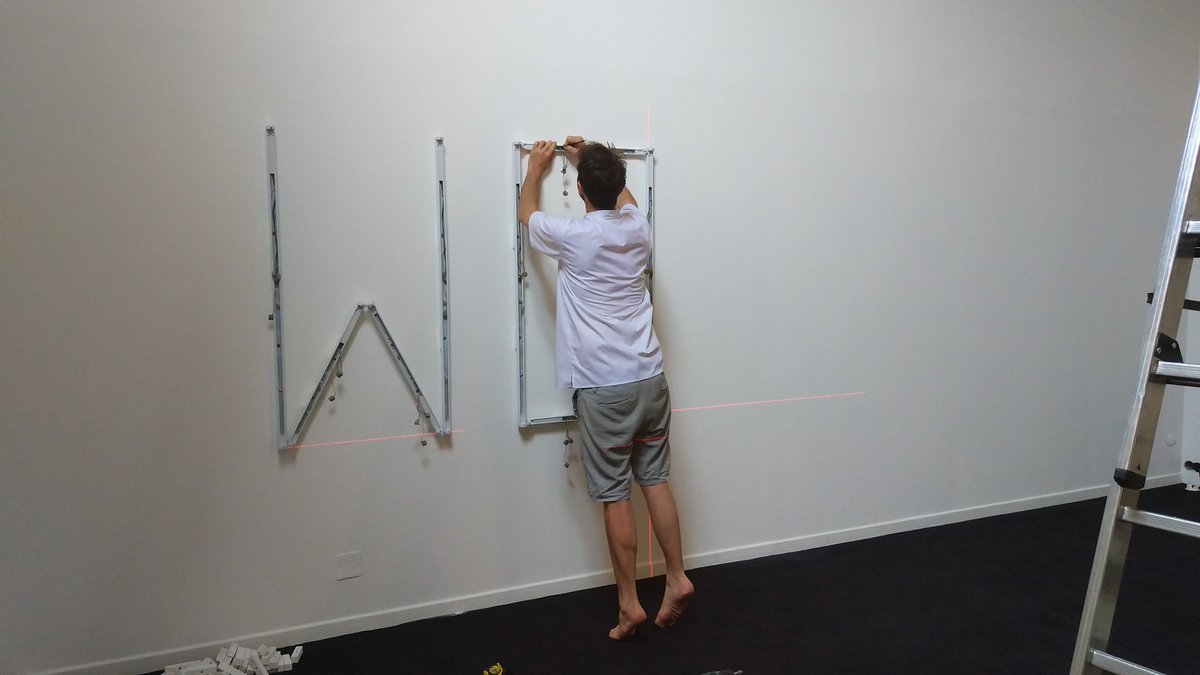 [Montage] Echo Chamber en cours de montage ! Rdv samedi 17h, pour le vernissage ! @EucidaProject #digitalart #exhibition #emg