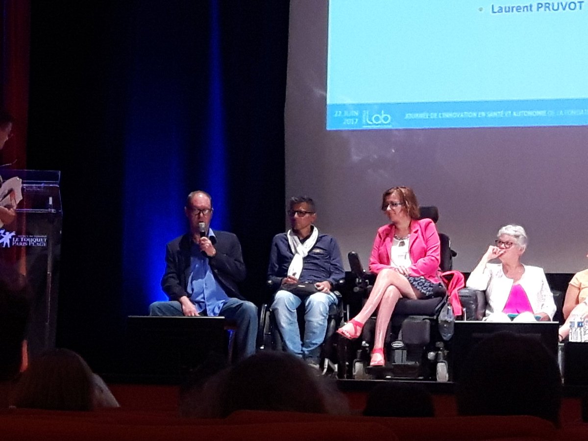 JulienVang's tweet photo. Le patient devient un expert qui soulève des questions inattendues pour améliorer leur rétablissement. Le soigné devient soignant #Hopalelab https://t.co/TZaKSIdCa8