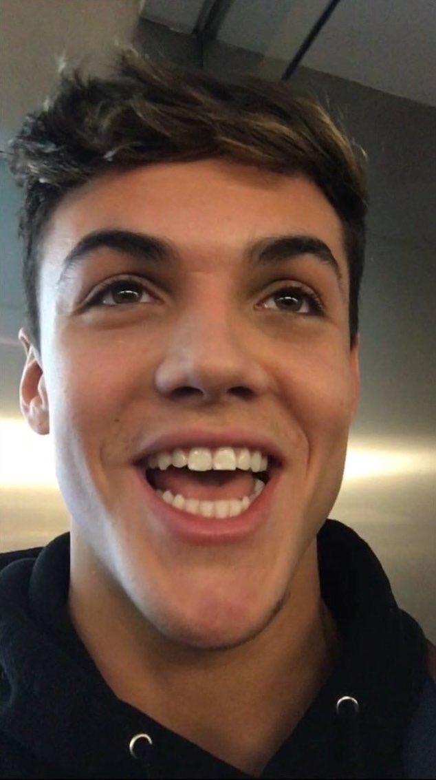 cartiergIow's tweet image. im 🗣 so 🗣 whipped 🗣