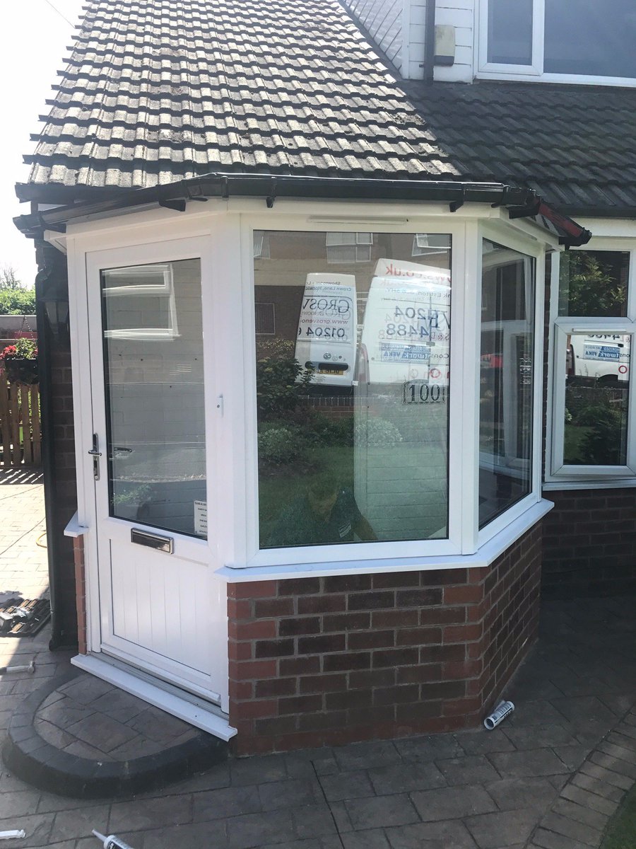 grosvenor_w's tweet photo. New Porch Fitted In Bolton, Pvc @VEKA_plc Door &amp; Windows - With An @ApeerDoors On The Inside. https://t.co/2ADwHVPj8t