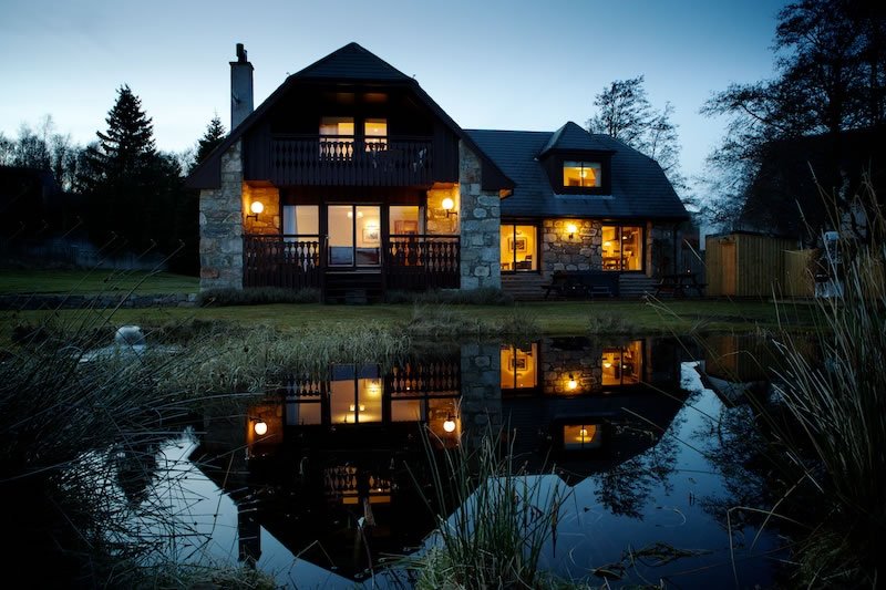 GreatNorthLodge's tweet photo. #ThursdayThoughts Summer hols, July &amp; Aug, availability #Aviemore #Cairngorms hot tub breaks https://t.co/e6VJyN4OCl Come &amp; join us 😎🏔️❤️🐕 https://t.co/OIPlgEmcqE