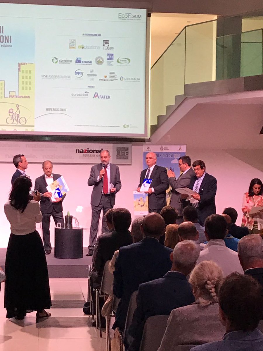 conai's tweet photo. "Siamo contenti di dare visibilità a esempi positivi di chi punta a gestione dei rifiuti sul territorio" Facciotto, CONAI #ComuniRicicloni https://t.co/tYoAT5N3Ev