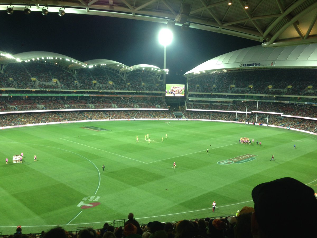 gezevans_'s tweet photo. Footy with the boys @_ThomasRogers @JacobCherini #hawksVcrows https://t.co/lkF35wTLch