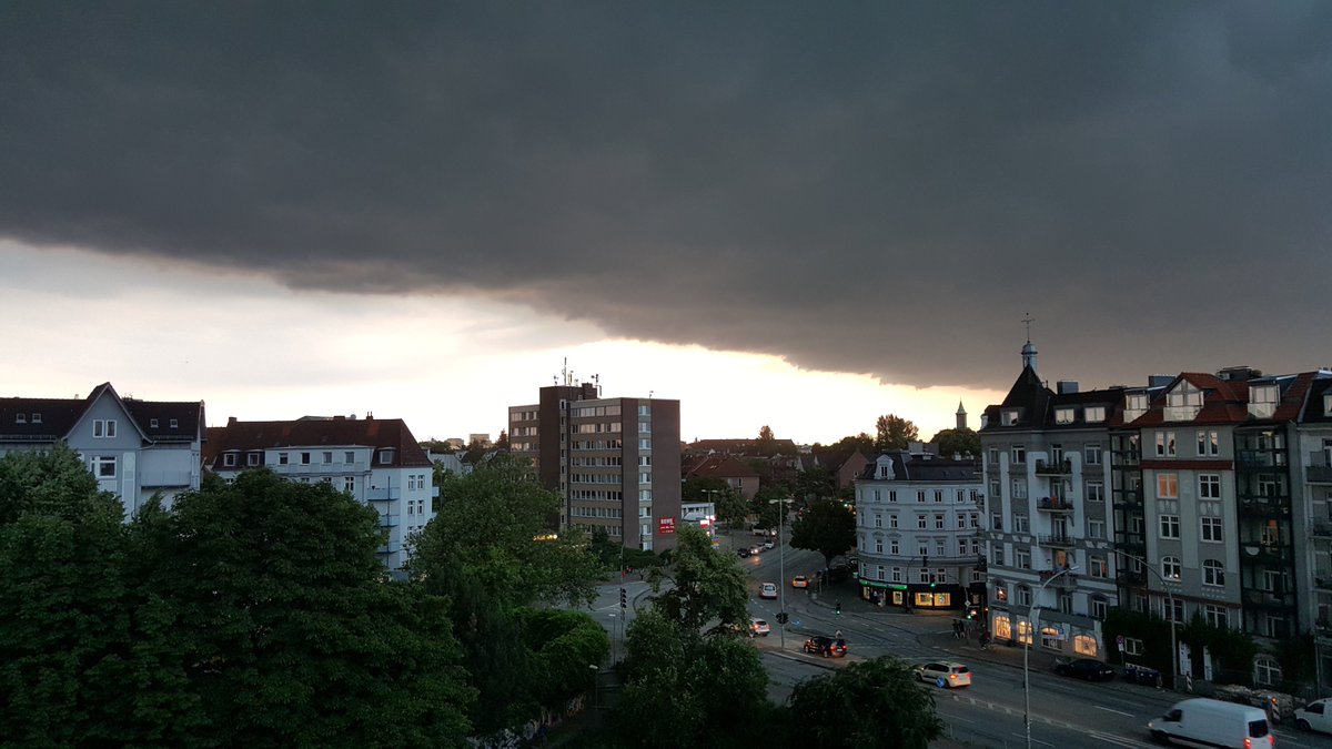 ContentFleetDE's tweet photo. Ein bisschen Regen in Sicht in #Hamburg https://t.co/dQU9Loyr1Z