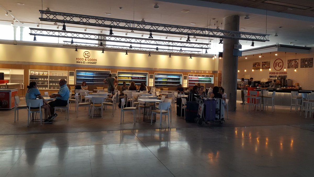 air_foods's tweet photo. ¡Los pasajeros del aeropuerto de Fuerteventura ya lo saben!😋En el FOOD&amp;GOOD tenemos todo lo que necesitas para hacer tu espera mas deliciosa https://t.co/97csYO5VPN
