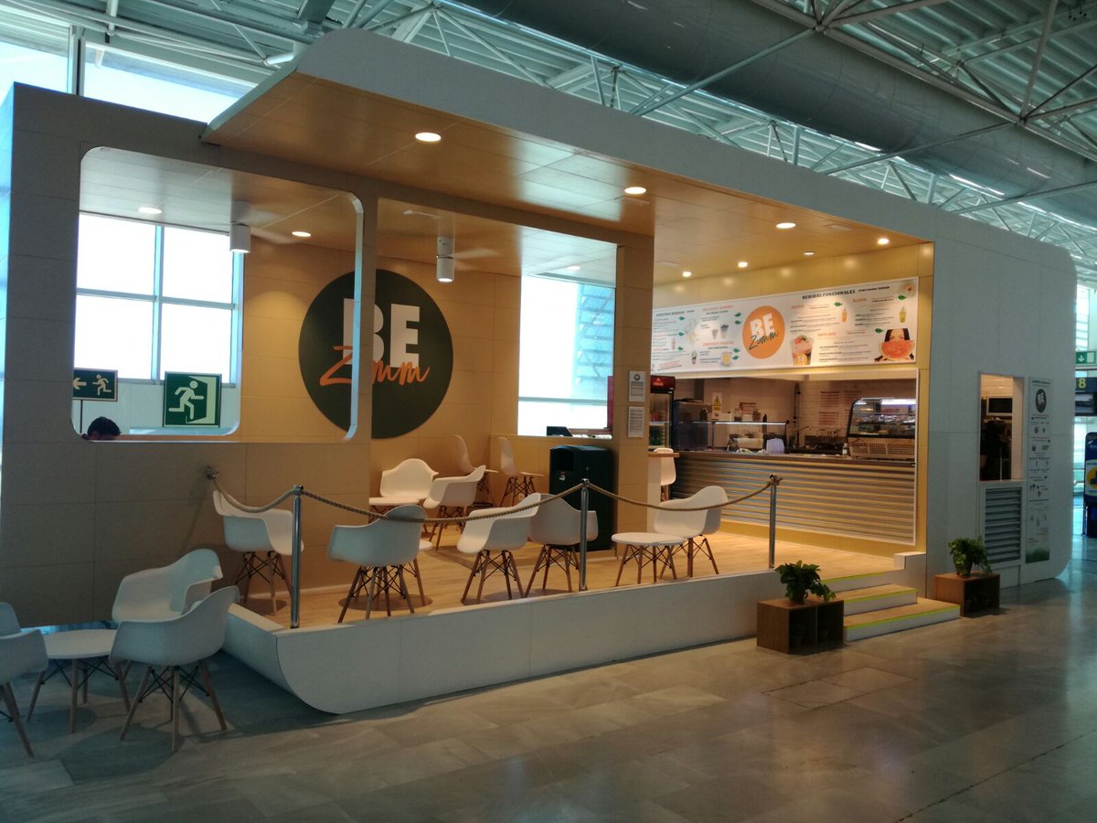 air_foods's tweet photo. ¿a quién no le apetece algo fresquito con este calor?😅Disfruta de zumos 100% naturales en el nuevo BEZUMM del aeropuerto de Fuerteventura✈️ https://t.co/H8G05CxHUo