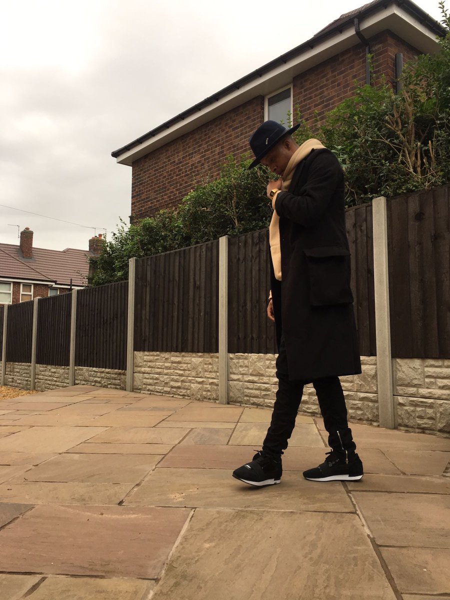 NyashaMavu's tweet image. @JuniorNdlovu still bringing the heat on the #blog right now.. Have you checked out his #feature? #fashionmemen #mensfashion #menswear #uk