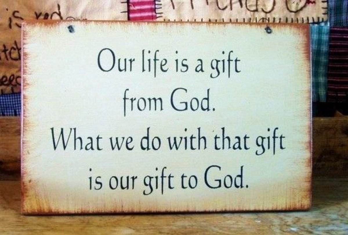 Every1Evolves's tweet image. Life is a gift and the people you meet along the way are presents, open them up and get to know them! #Every1Evolves #Love is the answer.