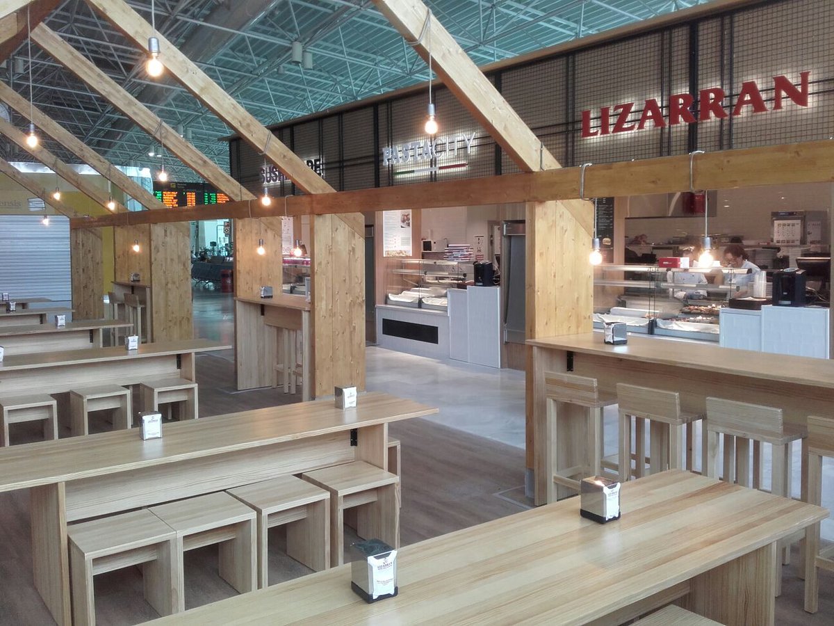 air_foods's tweet photo. ¿Y si mientras esperas tu vuelo disfrutas de un delicioso almuerzo? Tenemos de todo en nuestro MARKET SQUARE #LIZARRAN #SUSHIMORE #PASTACITY https://t.co/4BZ3NbYv9Z