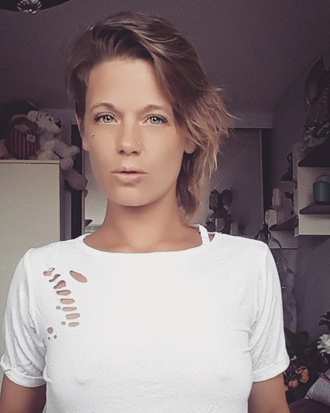 trix018's tweet photo. #sunkissed #messyhair #inked #inkedgirl #gymlife #natural https://t.co/9EIpedk1R8
