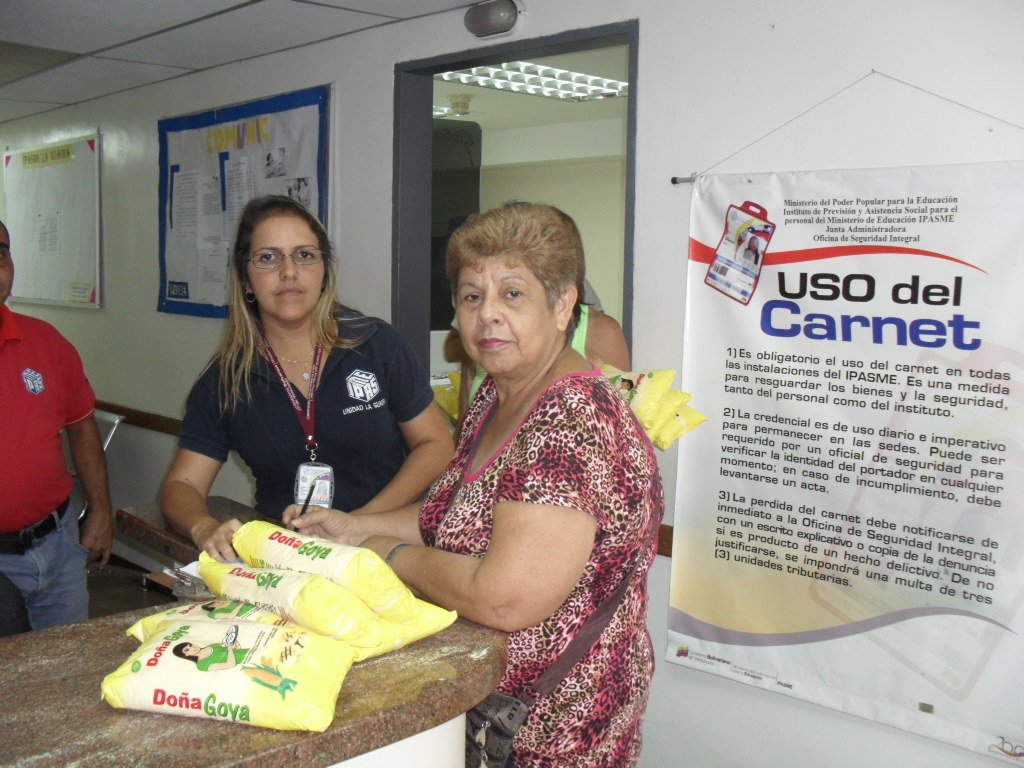 LaComite's tweet photo. EL IPASME LA GUAIRA AGRADECE EL APORTE DEL COMITE A LOS TRABAJADORES https://t.co/QUXrpfLvOG