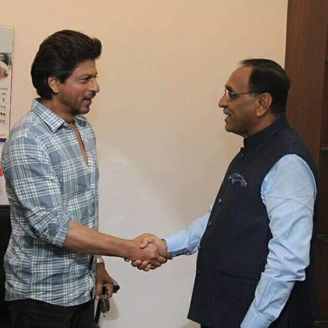 Shah Rukh Khan meets Gujarat Chief Minister Vijay Rupani