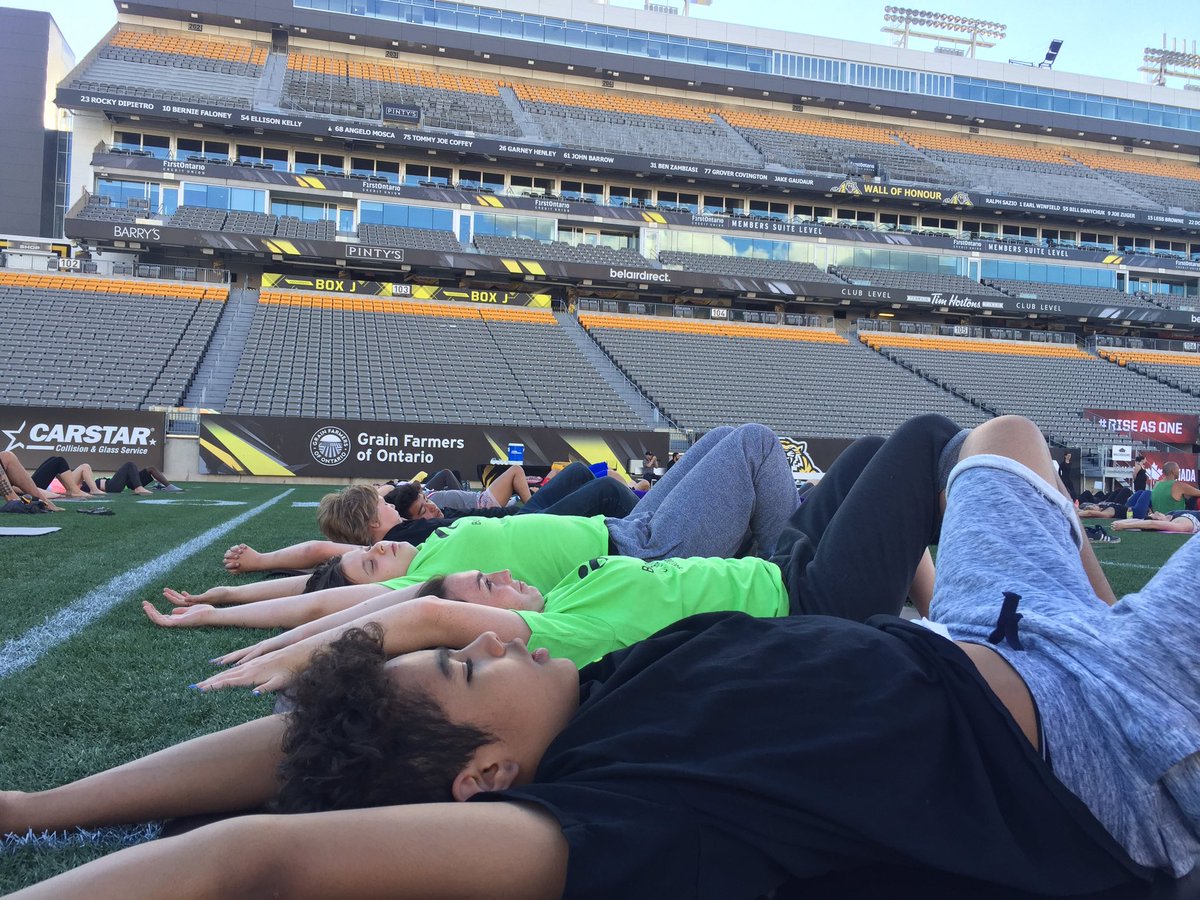 BGCHamHal's tweet photo. Thanks Burlington @lululemon for supporting @bgchamilton this summer solstice! #SunStandingStill #internationaldayofyoga https://t.co/UCgKMRg7vm