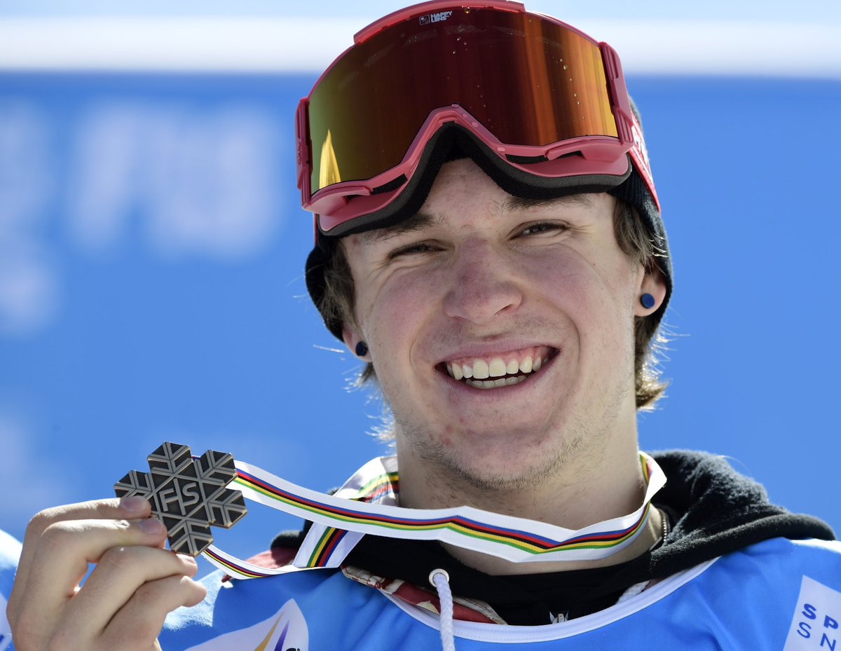 21 U.S. Ski &amp; Snowboard medals this season from 20 athletes - 14 women. 6 men. 5 sports. 🏅

Next up, @pyeongchang2018. 

#BestInTheWorld