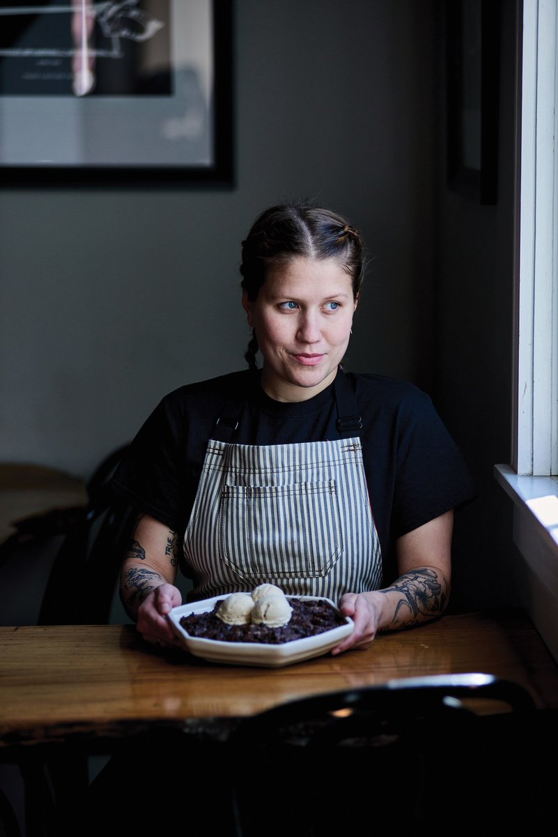 Olivia Wilson of @MetzgerRVA dishes up one of our favorites: dark chocolate pretzel bread pudding w/ malt ice cream virginialiving.com/food/the-proof…