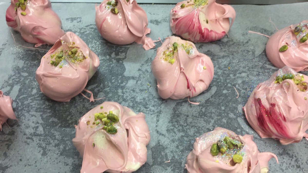 Casa_Angelina's tweet photo. Rose and Pistachio Meringues about to hit the oven....
#cloudsofheaven #casaangelina #prettyinpink #foodporn #edinburgh https://t.co/fvAdz5tnnQ
