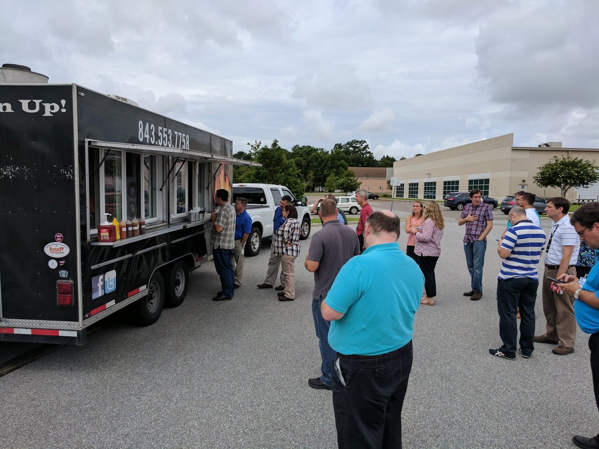 1101RemountFood's tweet photo. Busy lunch today with @CastIronTruck https://t.co/K6kfZ6ST8m
