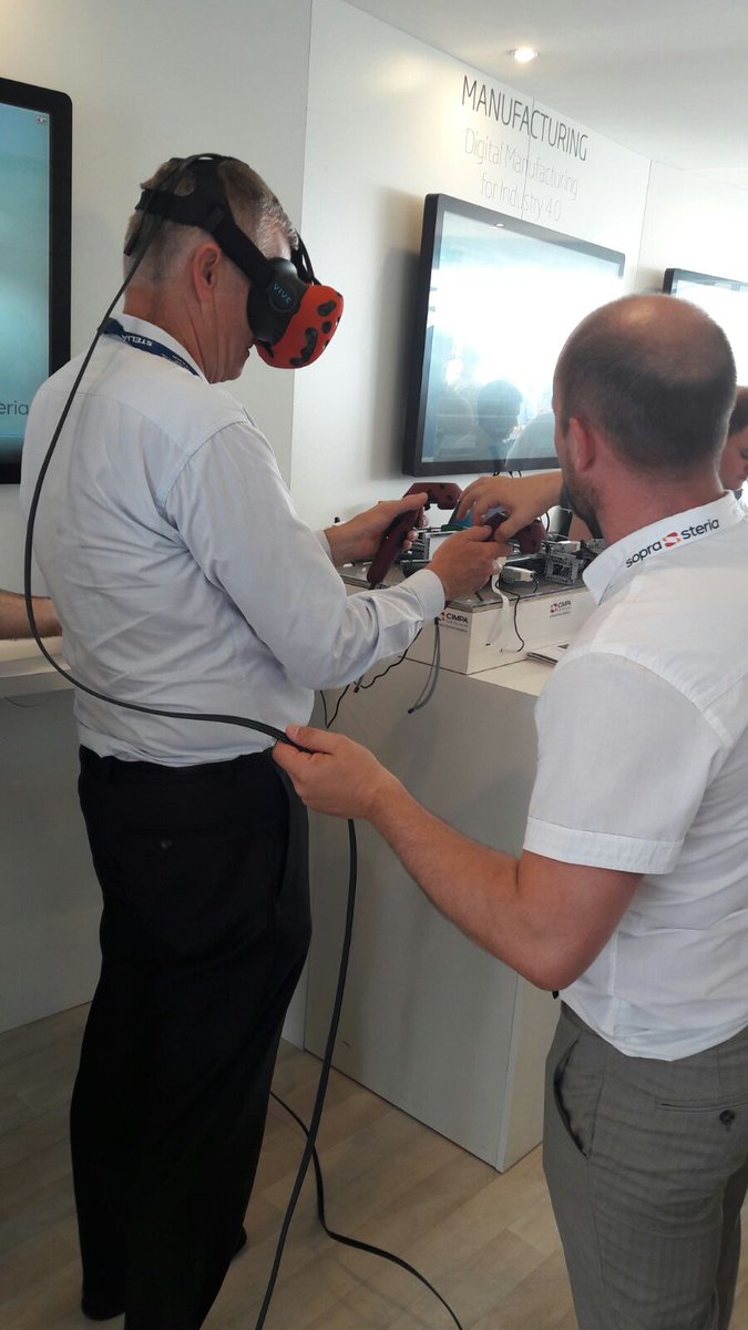 SopraSteria's tweet photo. CEO @SopraSteria_fr, Vincent Paris visits @SopraSteria #Chalet192 @Parislebourget #PAS17 https://t.co/rjrbqMd6bK