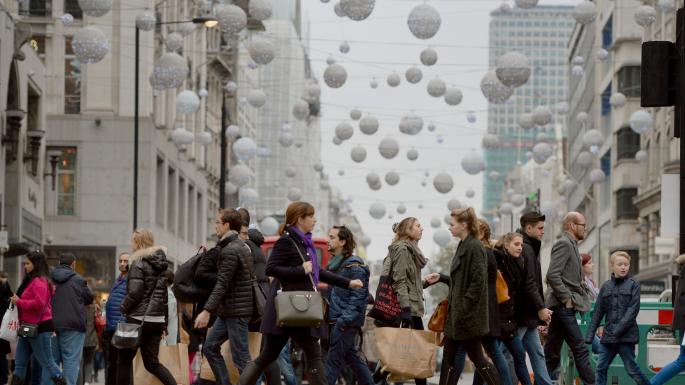 thetimes's tweet image. The population of the UK increased last year at its fastest rate in almost 70 years thetim.es/2sYYcOd