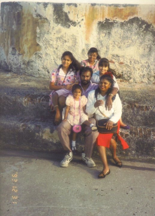 JhankiBryan's tweet photo. #Family #Summer #6sibilings #10cousins #notallpictured #TrainerTwitterThursday https://t.co/8nwIIpdaTi