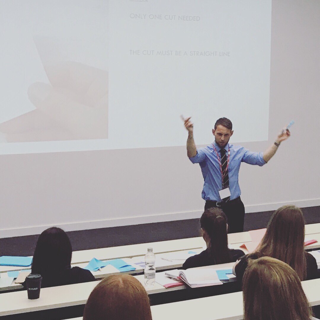 MathsLEASOWES's tweet photo. #puturhandsintheair #conceptualvariance #growthmindset @LeasowesHigh https://t.co/5Idpcy6GB9