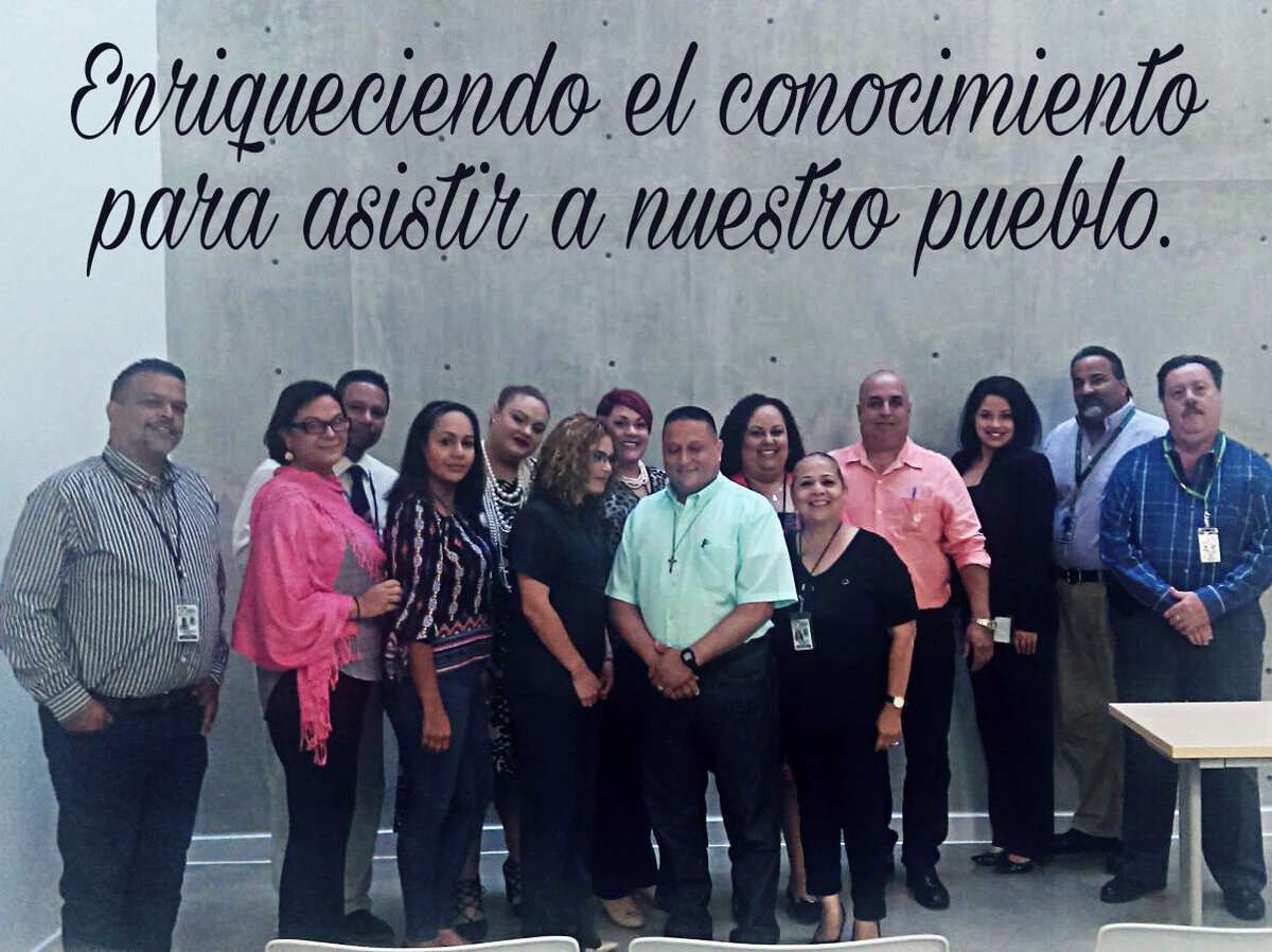 Mis compañeros de trabajo, enriqueciendo sus conocimientos.