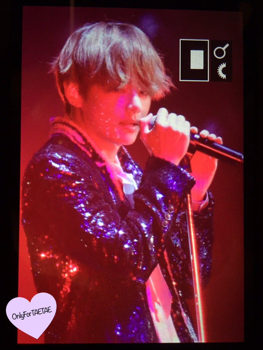Vantastic_V's tweet photo. [Prev] 170622 Wings Tour In Saitama
#방탄소년단 #태형 #뷔 #BTS #V 🌸
©OnlyForTAETAE_ https://t.co/nP146T7gO1