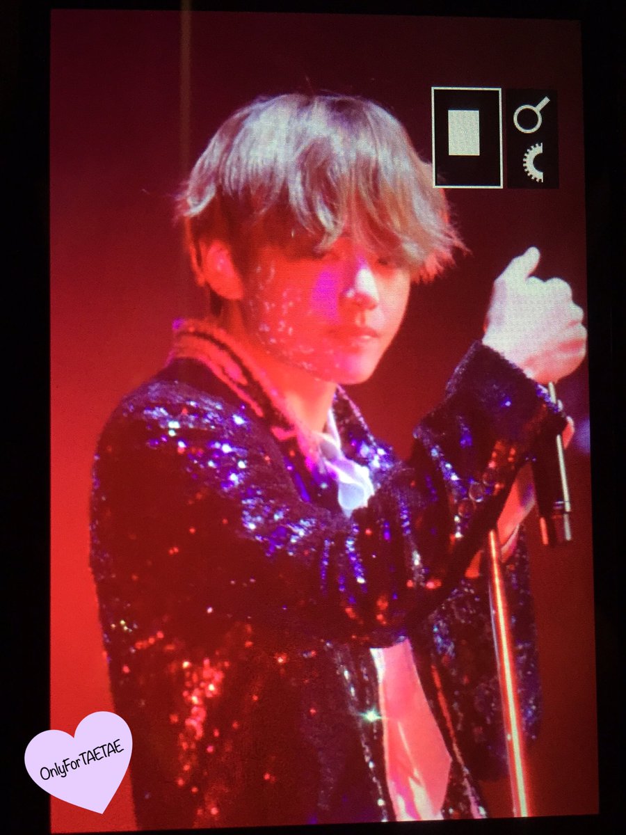 Vantastic_V's tweet photo. [Prev] 170622 Wings Tour In Saitama
#방탄소년단 #태형 #뷔 #BTS #V 🌸
©OnlyForTAETAE_ https://t.co/nP146T7gO1