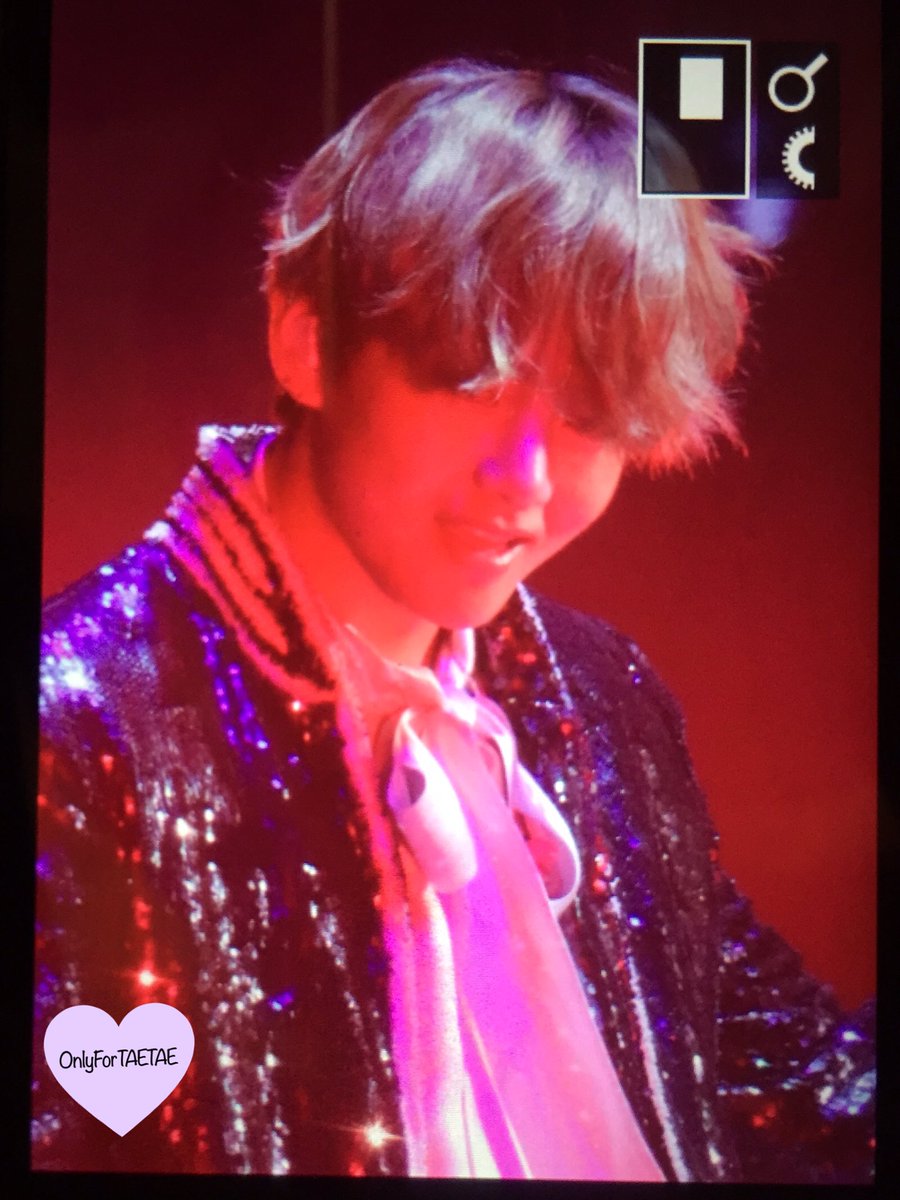 Vantastic_V's tweet photo. [Prev] 170622 Wings Tour In Saitama
#방탄소년단 #태형 #뷔 #BTS #V 🌸
©OnlyForTAETAE_ https://t.co/nP146T7gO1