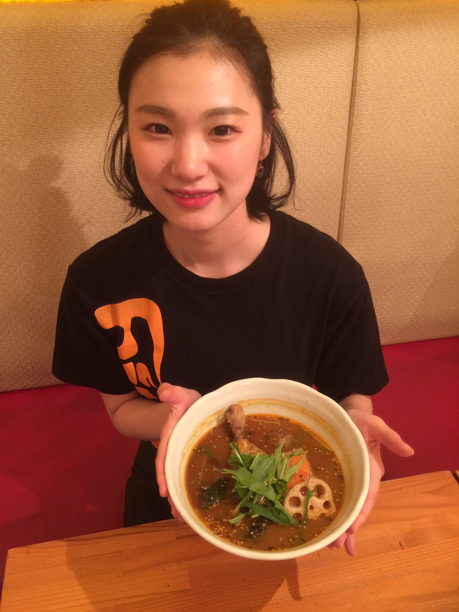 hirihiri_curry's tweet photo. スープカレーhiri hiri大通りスタッフのRIRIちゃん✨
名付けて「ヒリヒリ RIRIちゃん」のおすすめは骨チキチキンカリー😍
素揚げの絶品チキンをメインに色々な野菜がたっぷりのヘルシーな一品🍴
皆さんもご賞味いかがでしょうか⁉️
#拡散希望RTおねがいします https://t.co/31B8AvYZfV