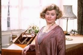 Happy birthday to Prunella Scales CBE, a delightful Miss Mapp in LWT 1984/85 adaptation of 85 today 