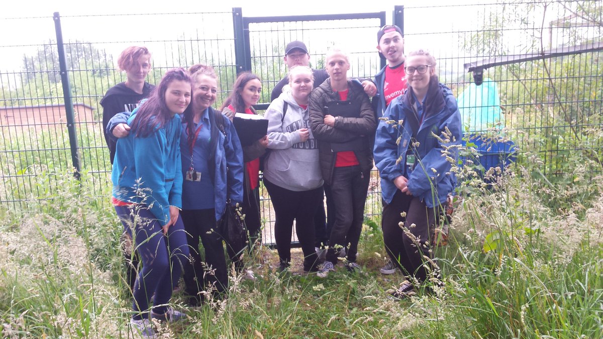 zerg_in_oldham's tweet photo. Out with @PrincesTrust team this morning>introducing 3 potential @FirstForFCHO projects to help develop their employment skills #FCHOstrong https://t.co/FOQnjSJwpX