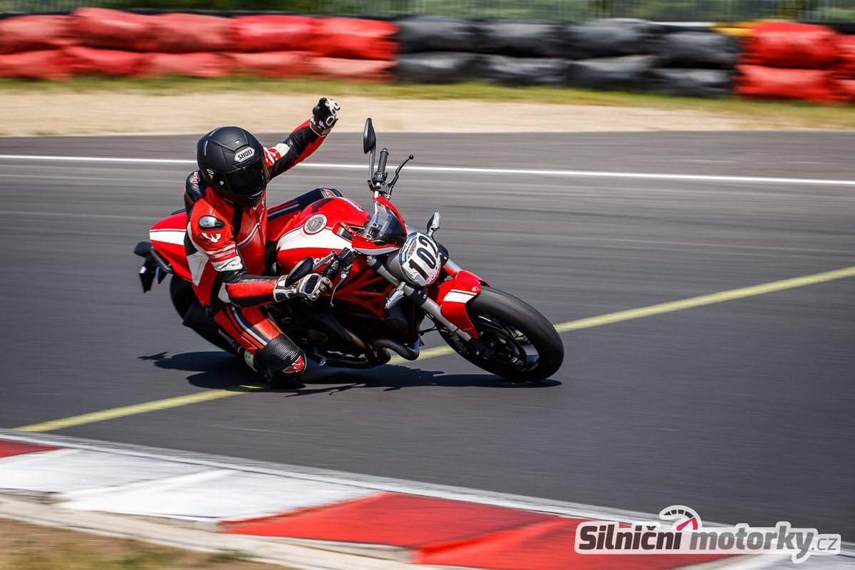 silnicnimotorky's tweet photo. Ducati včera v Mostě odstartovala parádní akcí léto #report #Ducati #photogallery #Ducati2017 #fotogalerie #Most: https://t.co/SCwfqsBq6n https://t.co/2UHrS5zBpB