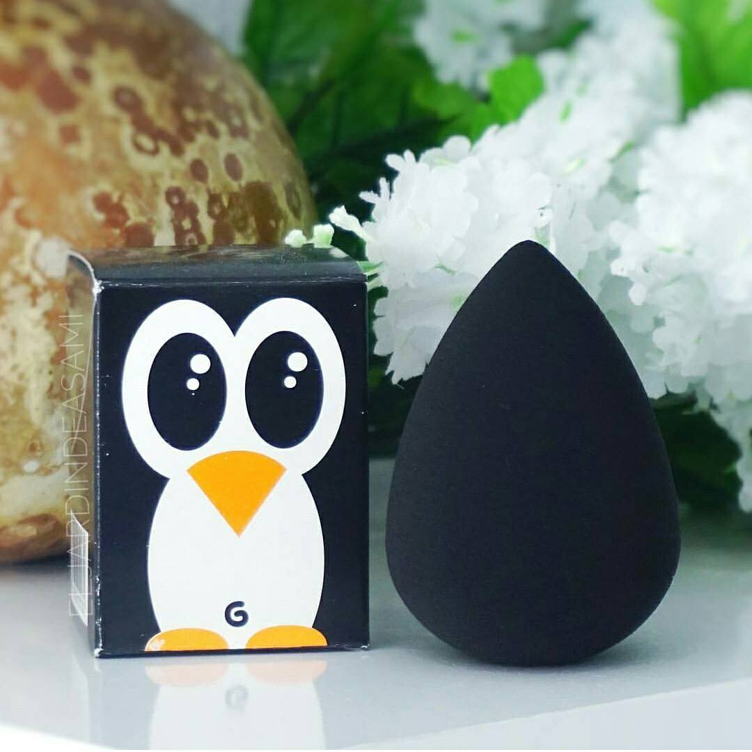 vanitytools's tweet photo. La #PerfectBlender en color negro y en forma clásica es nuestra esponja con más fans. ¿Con cuál te quedas tú?
📷 de @eljardindeasami https://t.co/y5Z0vILBwU