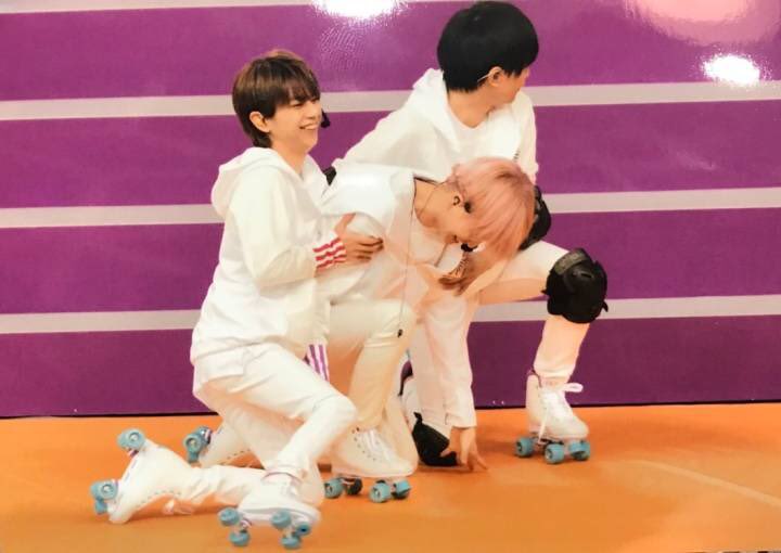 _NEWS_SEXYZONE's tweet photo. sexyzone ワクワク学校 大阪
#sexyzone #ワクワク学校 #大阪 #闇写 #佐藤勝利 #中島健人 #菊池風磨 #松島聡 #マリウス葉 https://t.co/qa6x1WApmp