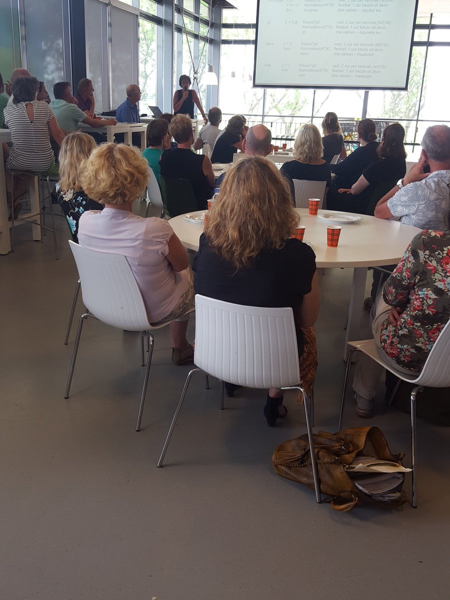 @MirBakker <a href="/HeamielDagen/">Heamiel Festival</a> <a href="/IfdBbolsward/">Dansfestivalbolsward</a> Op het <a href="/marnecollege/">Marne college</a> werken we eerst nog even verder met een #studiedag ...#werkpaardenenluxepaarden 😉