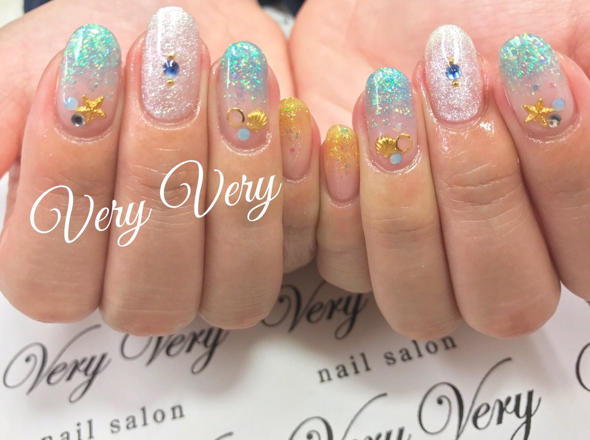ネイルサロンveryvery キラキラ サマーネイル 札幌 ネイル 札幌ネイルサロン ネイルサロンベリーベリー ネイルサロンveryvery 大通りネイルサロン 札幌市中央区ネイルサロン 定額ネイルサロン ラメネイル 夏ネイル シェルパーツ ヒトデパーツ